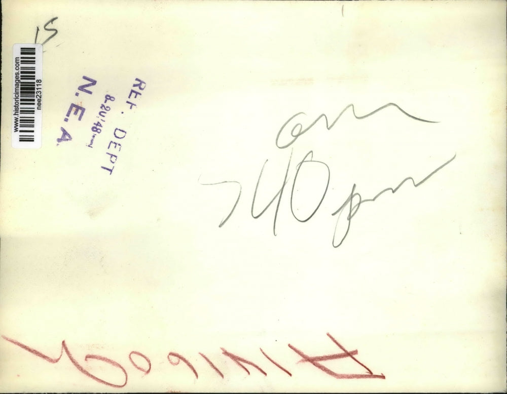 1948 Press Photo Farmer Tom Long and his grandson Duane Morris inspect wreckage