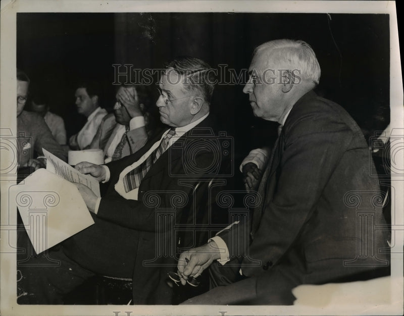 Load image into Gallery viewer, 1935 Press Photo Charles H. Gibson testifies in Washington D.C. - nee23143
