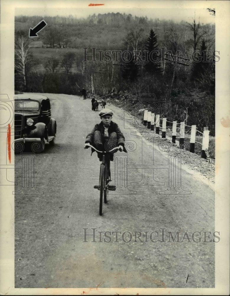 1936 Press Photo The youngsters on bicycles, scooters and tricycles