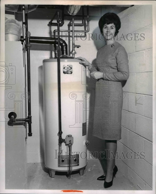 1962 Press Photo Fast Heat Water feature for Gas Water Heater - nee24652