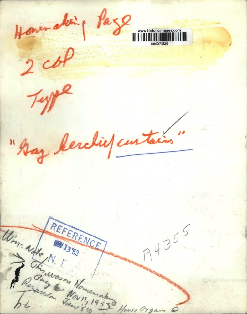 1953 Press Photo The Gag kerchief curtains - nee24828
