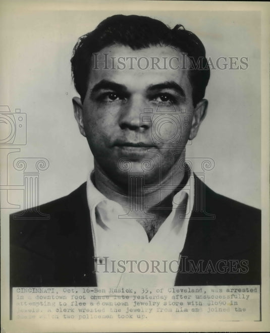 1947 Press Photo Ben Husick arrested after Jewelry Heist - nee24883