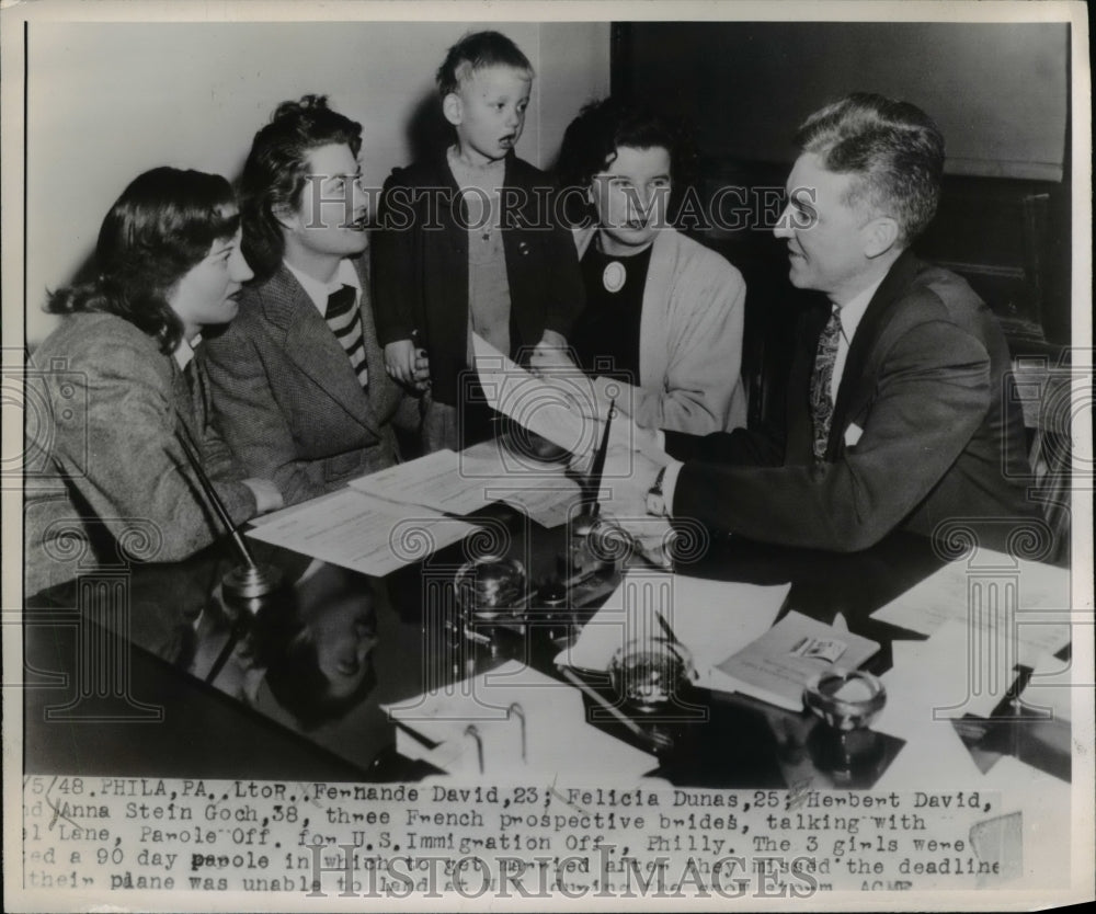 1948 Press Photo Fernande & Herbert David Felicia Dumas A Goch French Immigrants