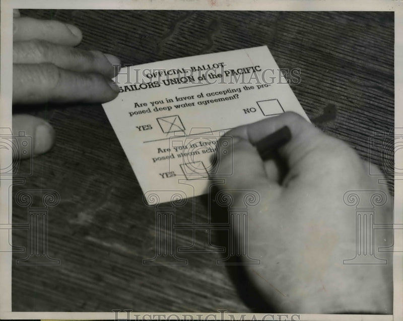 Load image into Gallery viewer, 1937 Press Photo The ballot used in strike vote on west coast - nee25773
