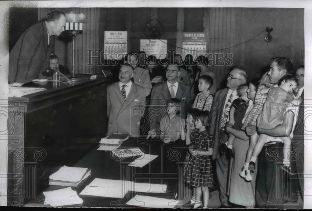 1955 Press Photo Chicago Charles Spurlock and Judge Joseph Butler