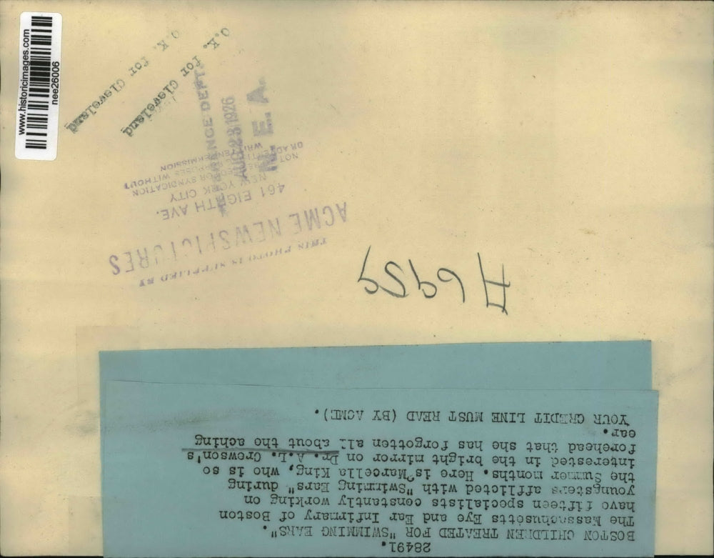 1926 Press Photo Dr. A.L. Crewason with her little patient Marcella King