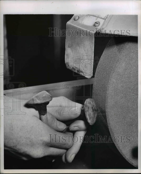 1952 Press Photo The rocks mounted with sealing wax shaped and polish and buff