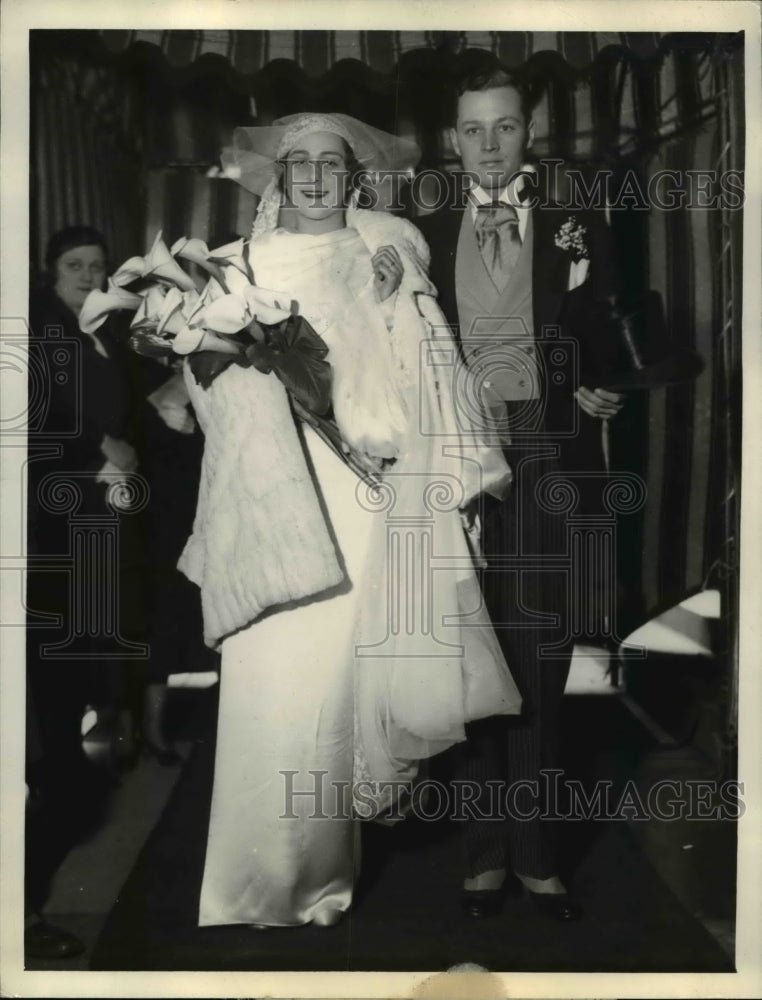 Load image into Gallery viewer, 1933 Press Photo Mr. and Mrs. Edgar Marston after the Chrysostom Church wedding
