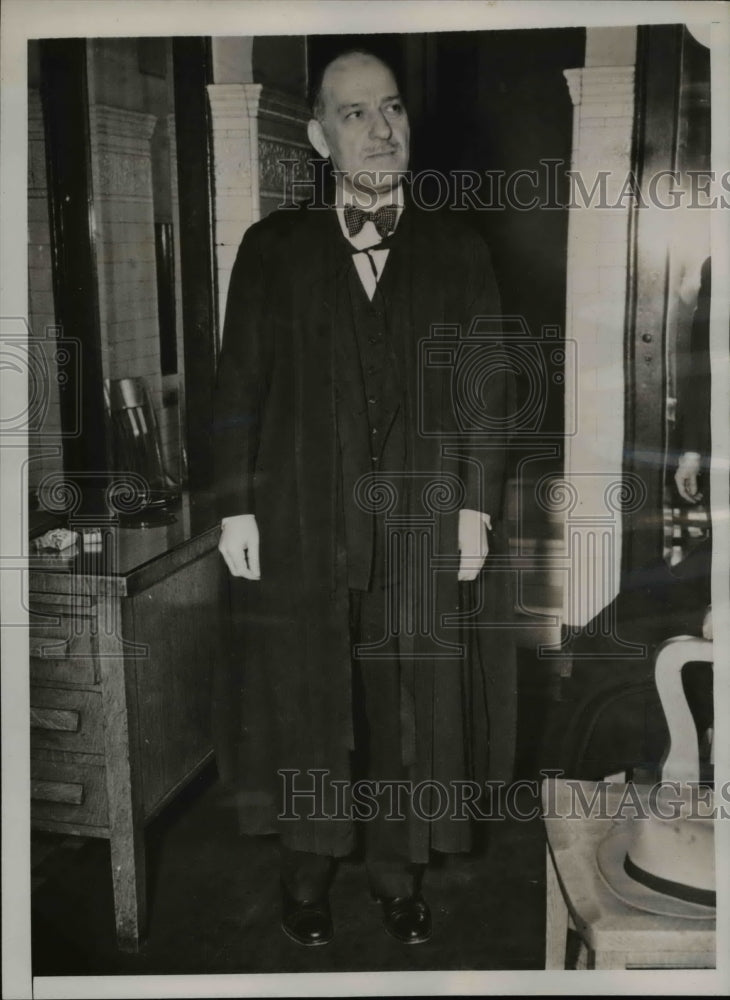 1941 Press Photo Judge Eugene Alessandron, will sentence Robert Boltz