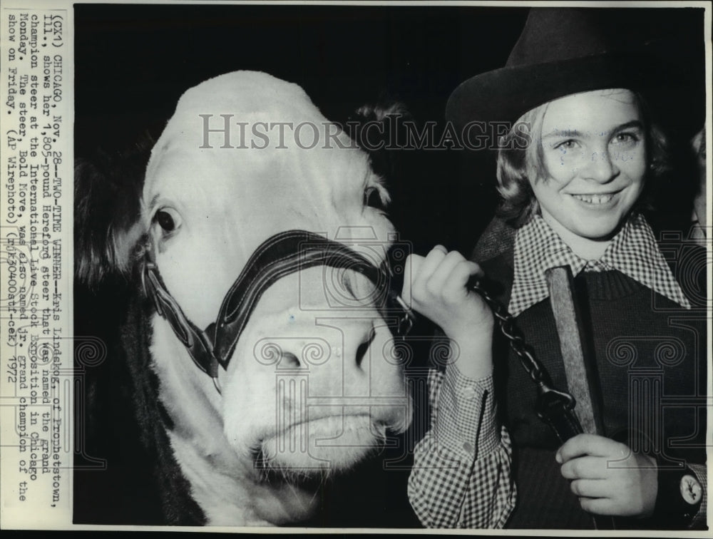 1972 Press Photo Kris Lindskog & Her Champion Steer at International Livestock S