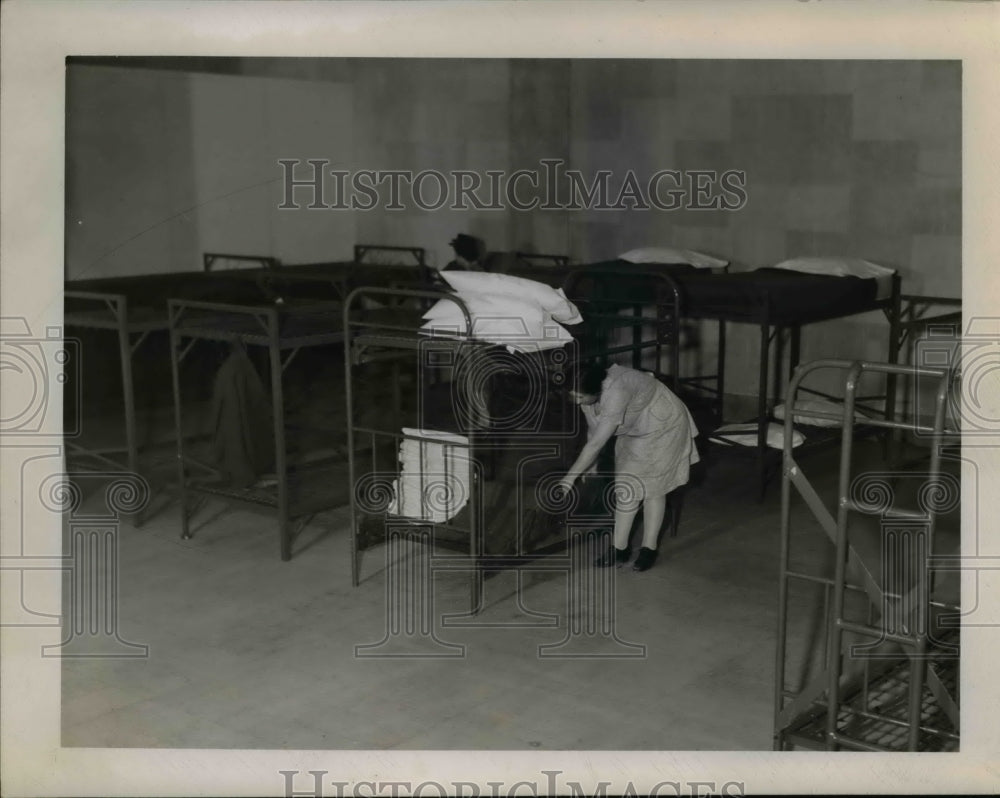 1944 Press Photo USO Dormitory for Military Service Men - nee27354