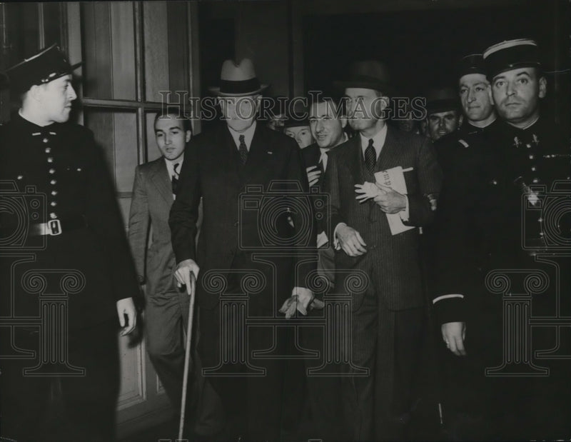 Load image into Gallery viewer, 1939 Press Photo Gen. Pershing arrives in Paris at the Gare Saint Lazare
