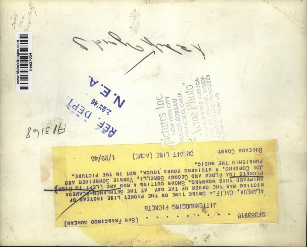 1946 Press Photo Picket Line in Bethlehem-Alameda Shipyard - nee27654