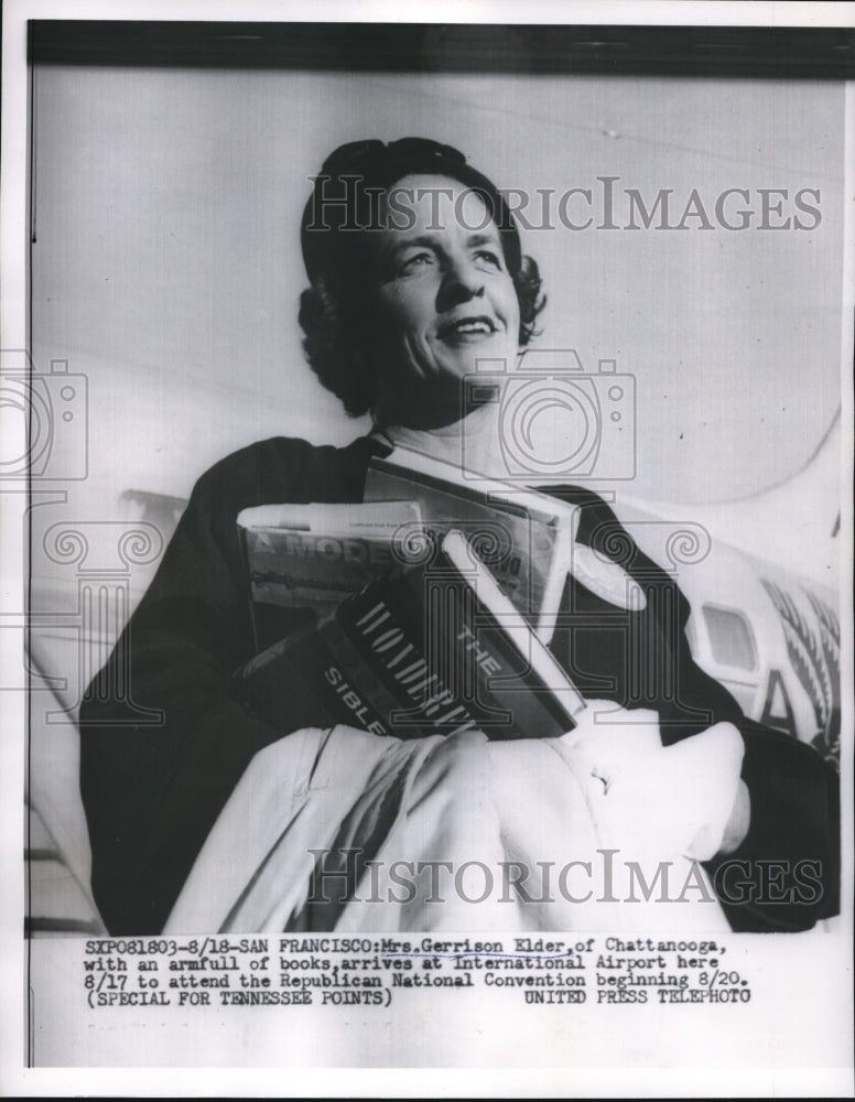 1956 Press Photo Mrs. Gerrison Elder w Books, Republican National Convention