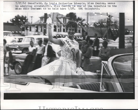 1962 Press Photo Miss Canton Model Louise Katherine Edwards Waves from Car