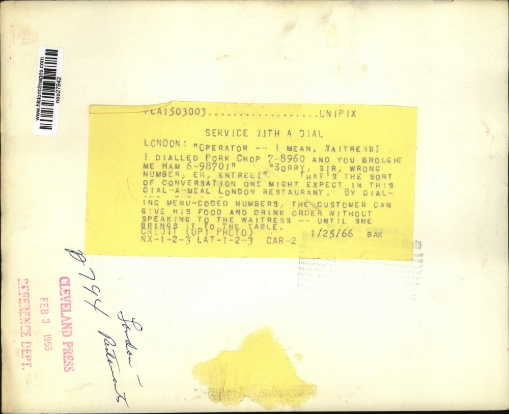 1966 Press Photo "Dial-a-Meal" London Restaurant Diners - nee27942