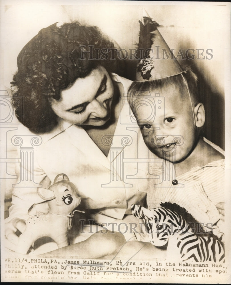 1947 Press Photo Little james Mulhearn in the Hanamann Hospital - nee28060