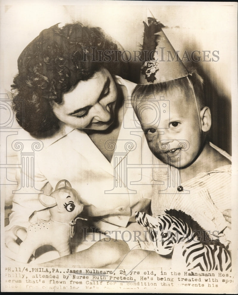 Load image into Gallery viewer, 1947 Press Photo Little james Mulhearn in the Hanamann Hospital - nee28060
