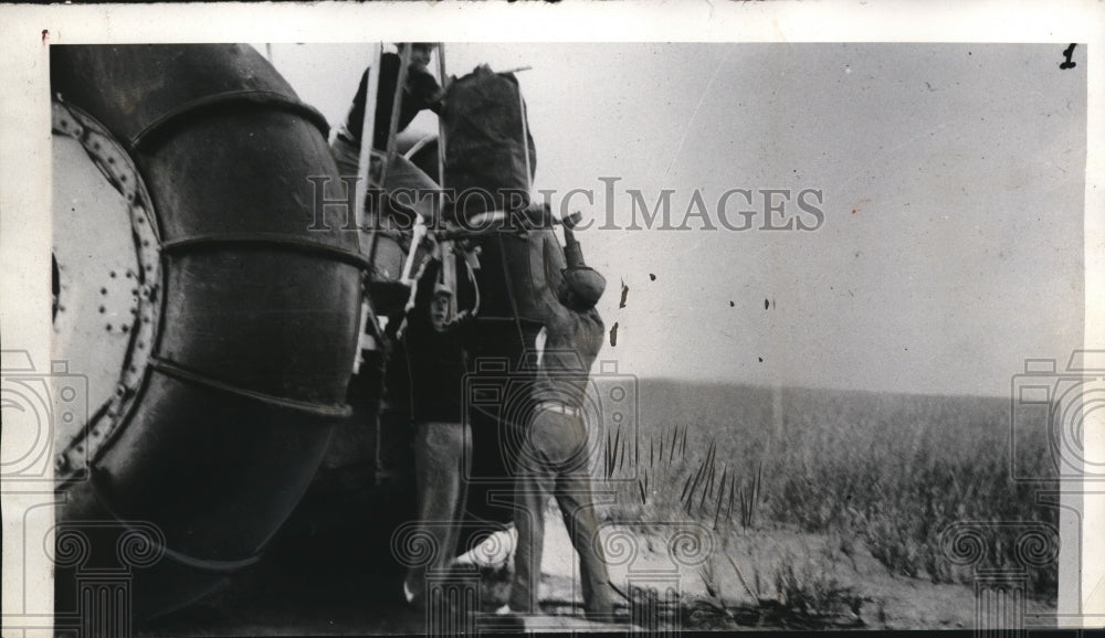 1936 Press Photo Oil Explorer Lifting Heavy Equipment into Marsh Buggy