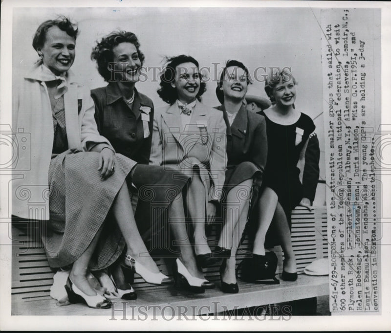Load image into Gallery viewer, 1951 Press Photo Sailed with members of Young Republican National Federation
