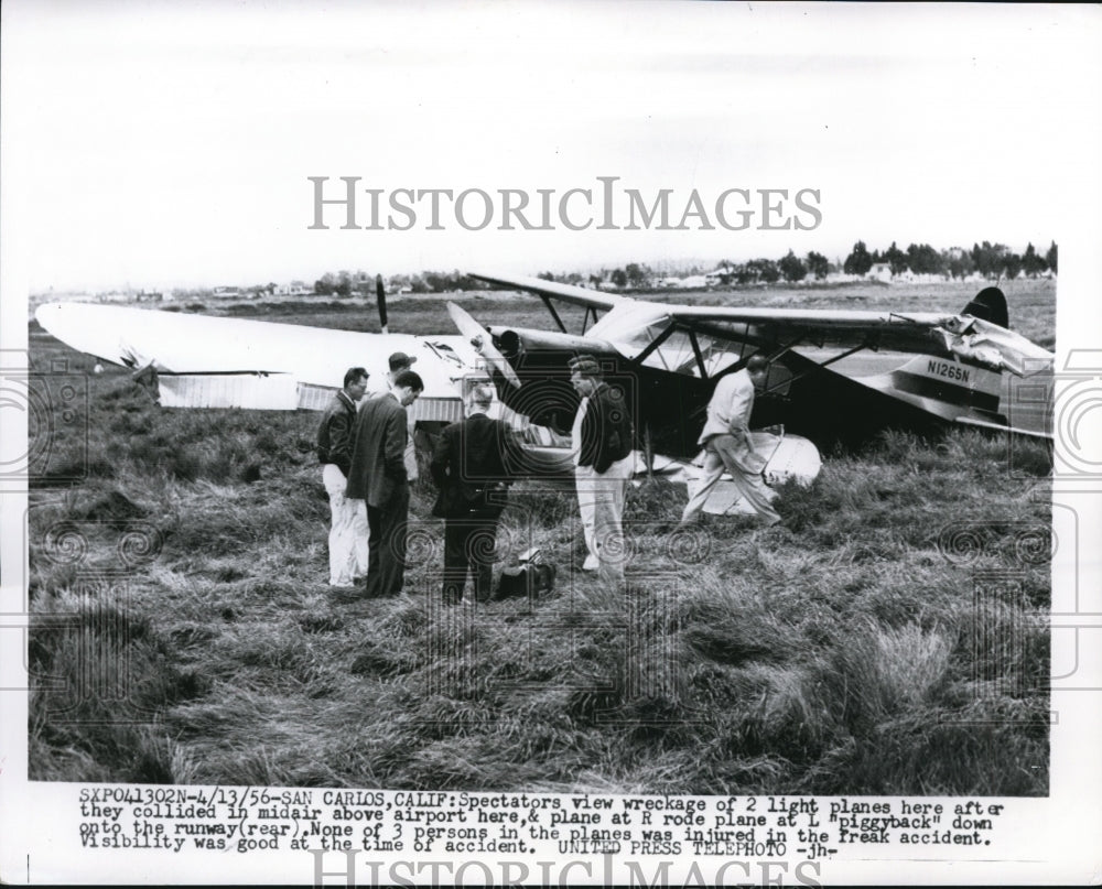 1936 Press Photo Spectators view wreckage of 2 light planes collide