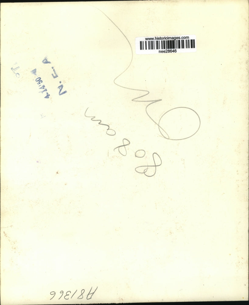 1950 Press Photo Nurse Theresa Shaw being helped to Ambulance - nee28646