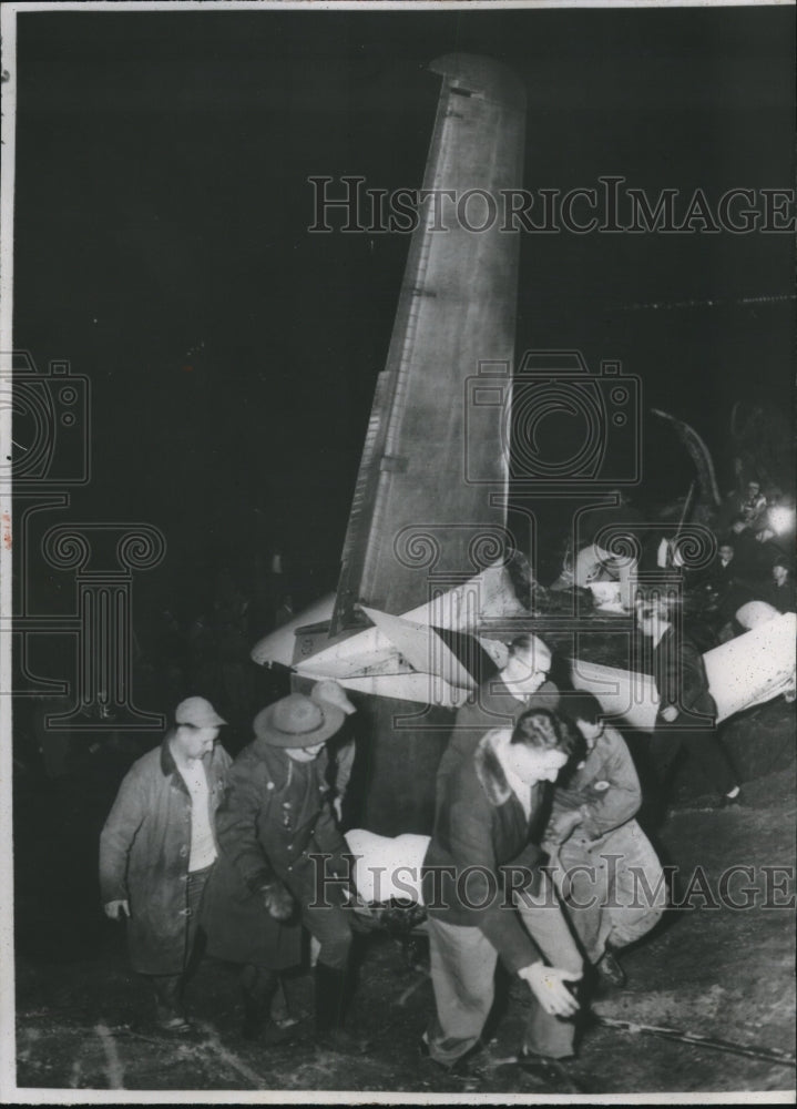 1956 Press Photo Rescue Workers Carry Body from Plane Crash Wreckage, Pittsburgh