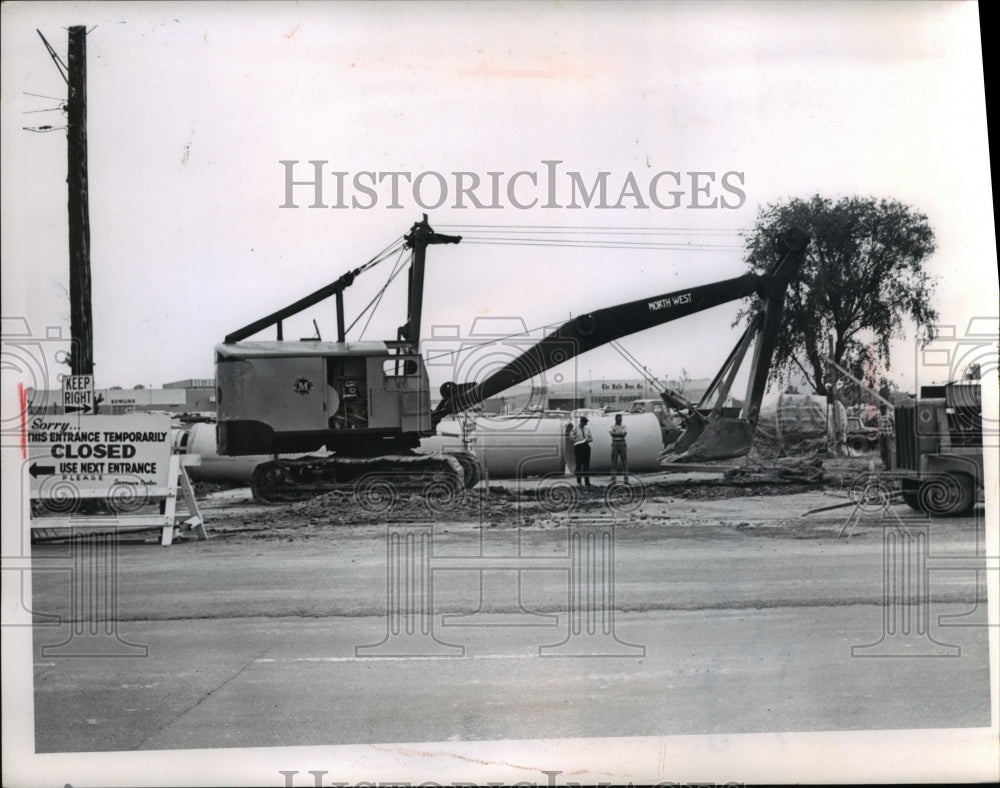 1964 Press Photo Shopping Center - nee28802
