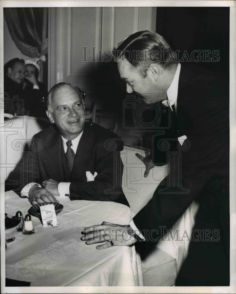 1951 Press Photo Dwight Green, headwriter from Illinois - nee28984