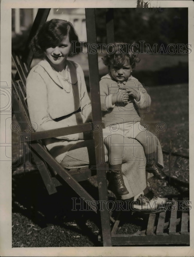 1921 Press Photo Mrs. Cornelia Biddle Duke with her son Anthony - nee29193