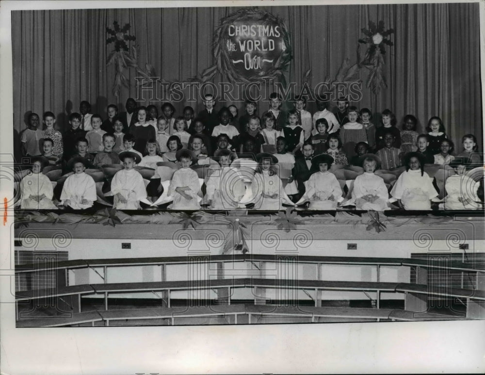 1966 Press Photo Singing angels of the Latrop Elementary School in Painesville