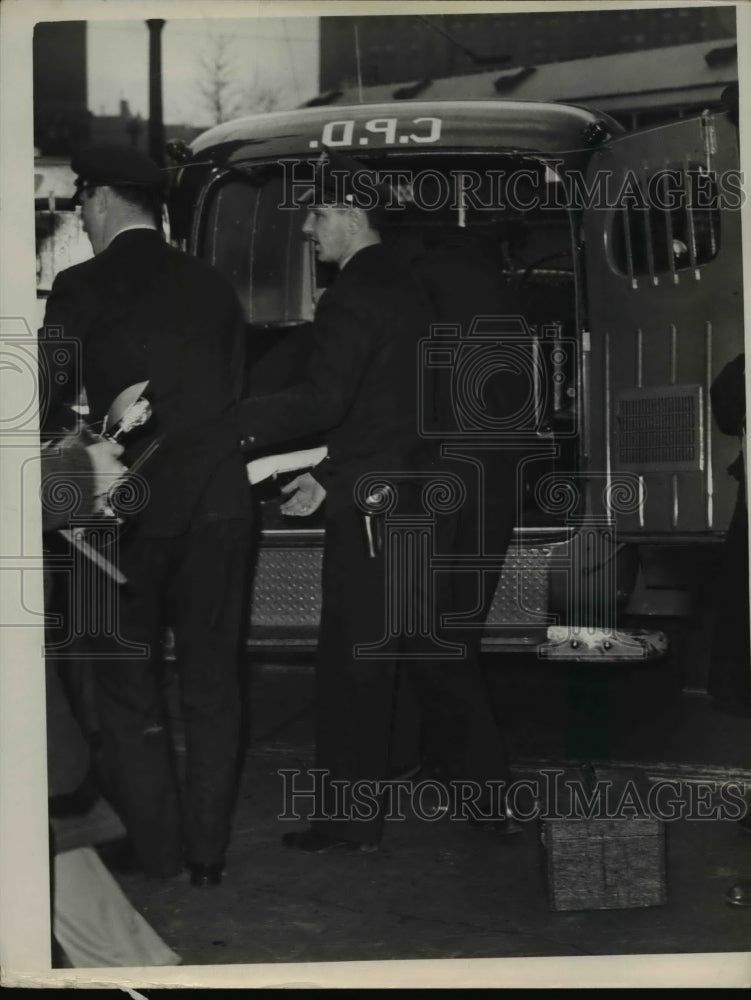 1938 Press Photo Loading Injured Pedestrian