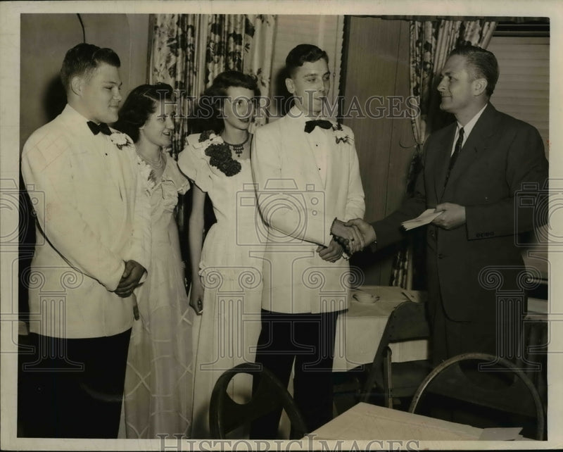 Load image into Gallery viewer, 1950 Press Photo Geo Lockman, Jane Hayer, Lightner, Nichols, Dan Barris
