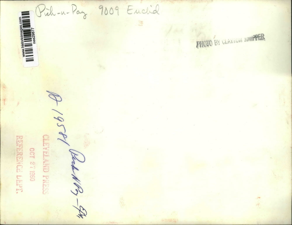 1960 Press Photo Pick-N-Pay 9009 Euclid