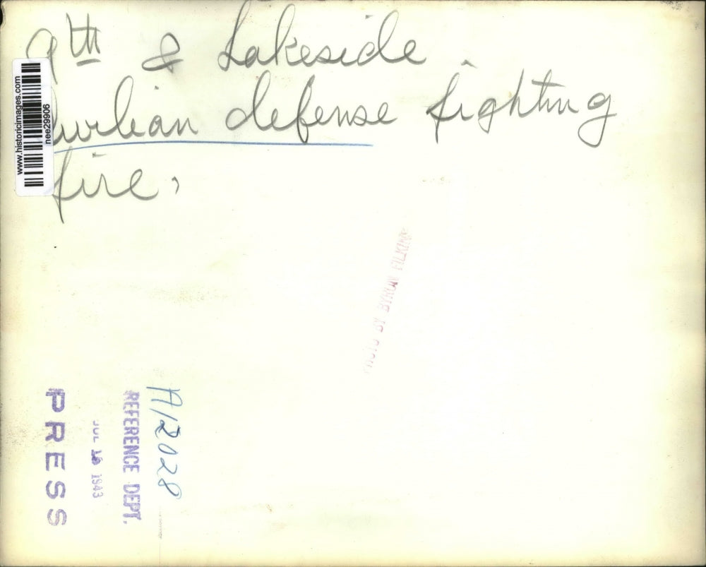 1943 Press Photo 9th & Lakeside Defense Fighting Fire - nee29906