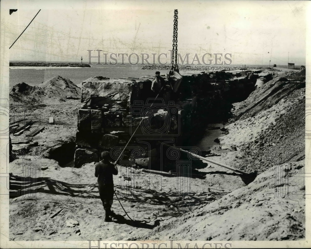 1941 Press Photo Wath Shore New Breatwell White City Beach - nee29909