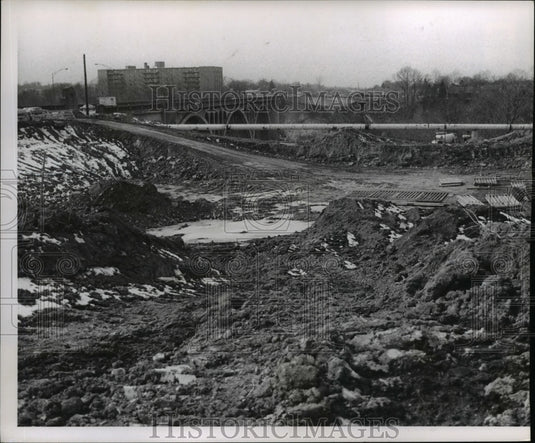 1969 Press Photo Northwest Freeway Construction Hillard Rd Bridge from Lakewood