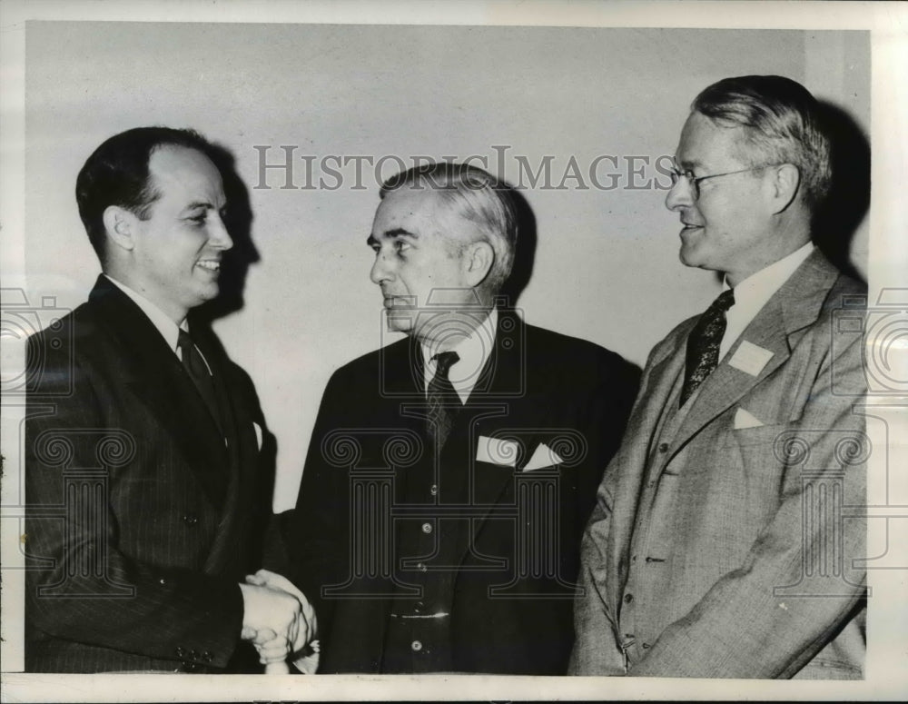 1946 Press Photo Charles Edison; DeLesseps S. Morrison; Luther Gulic