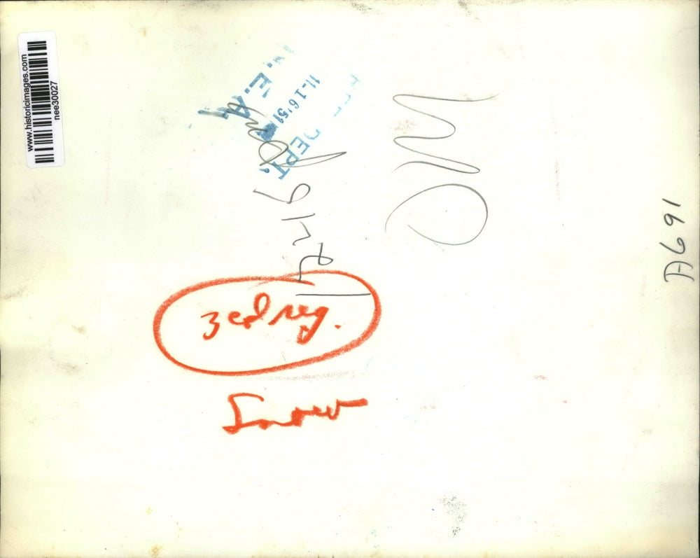 1951 Press Photo Crowd Workers Wait for Bus in Snow, St. Louis Missouri