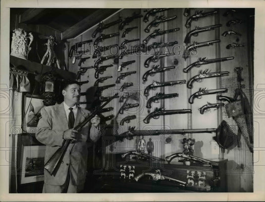  Press Photo Wall of Guns- Historic Images