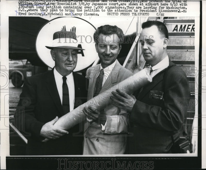 Load image into Gallery viewer, 1957 Press Photo Fred Gerding, X. Mitchell, Leroy Clemens Protest Girard Trial
