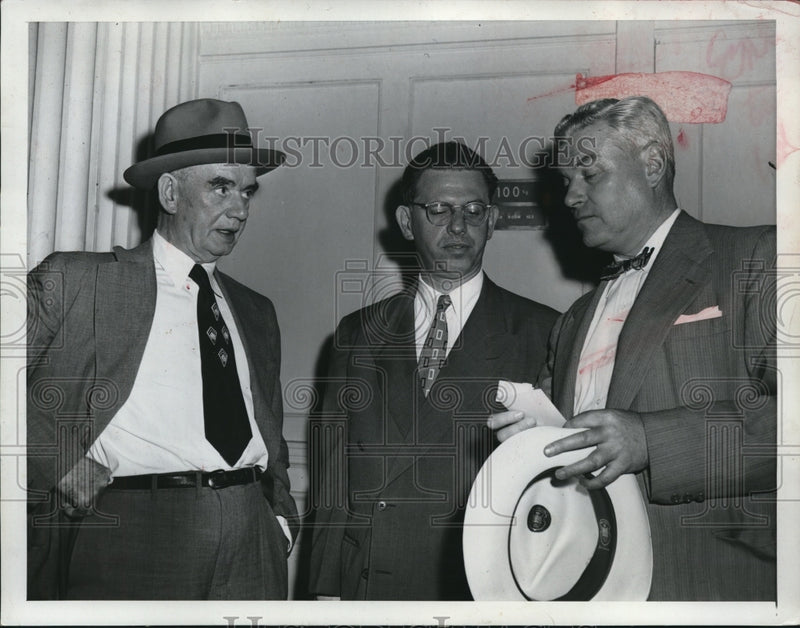 Load image into Gallery viewer, 1952 Press Photo Steel Strike Philip Murray, Arthur Goldberg and David McDonald
