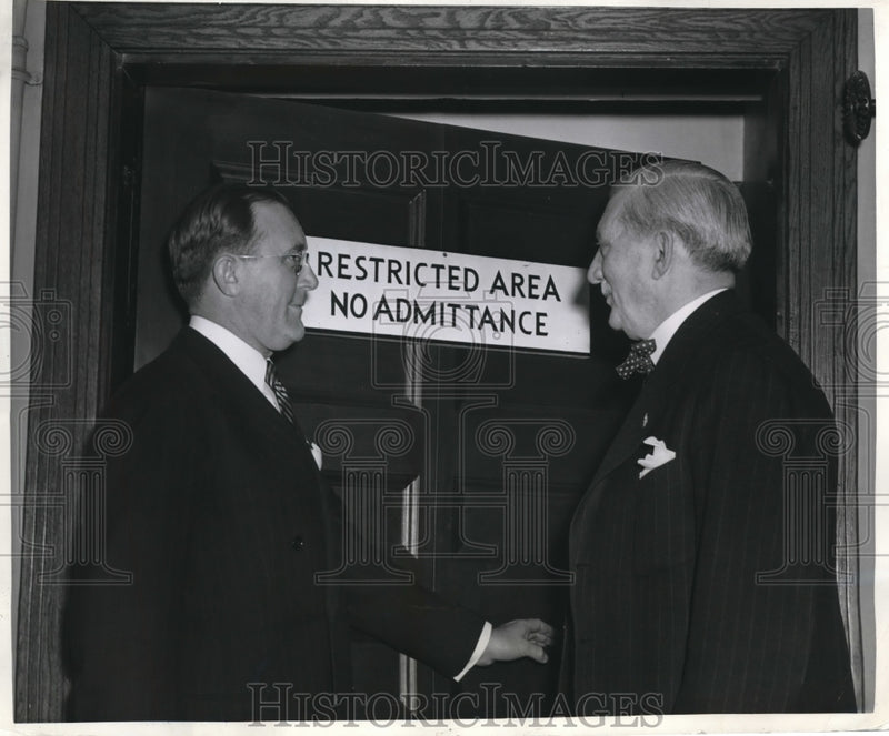 Load image into Gallery viewer, 1941 Press Photo William Knudsen Director of Management General Electric Company
