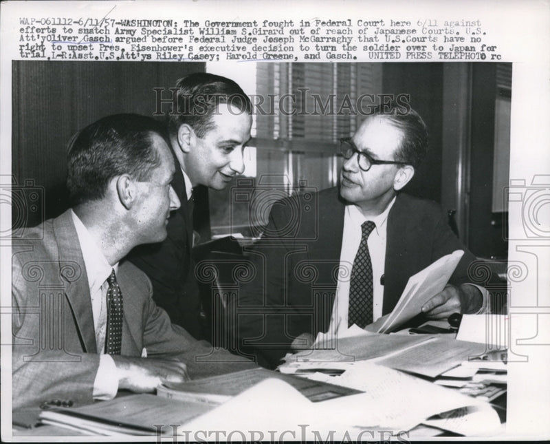 Load image into Gallery viewer, 1957 Press Photo Washington US courts arguing ovr Army specialist William Girard
