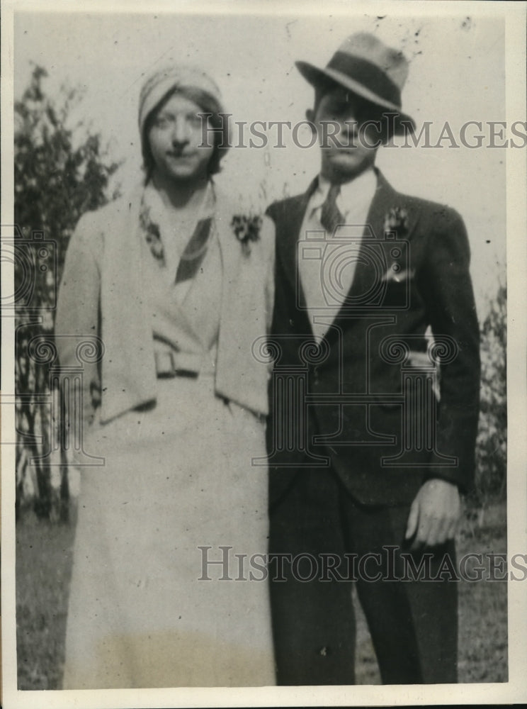 1932 Press Photo Evalyn Sanford with Homer Coon - nee30825