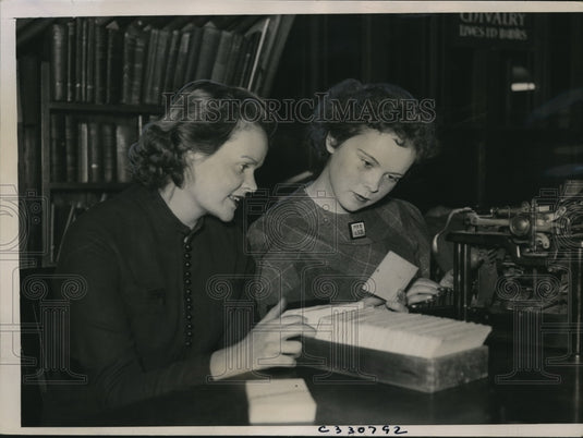1935 Press Photo Lois Warren Shaw & Marion Hepburn, sister of actress Katherine