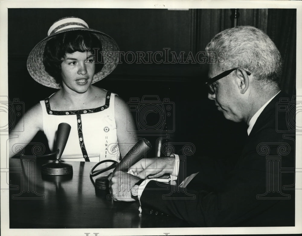 1962 Press Photo Secretary of labor Arthur Goldberg in his office - nee30983