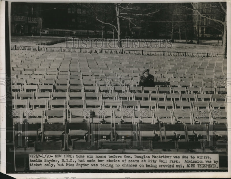 Load image into Gallery viewer, 1951 Press Photo Amelia Snyder awaits Gen Douglas MacArthur's arrival, N.Y.C.
