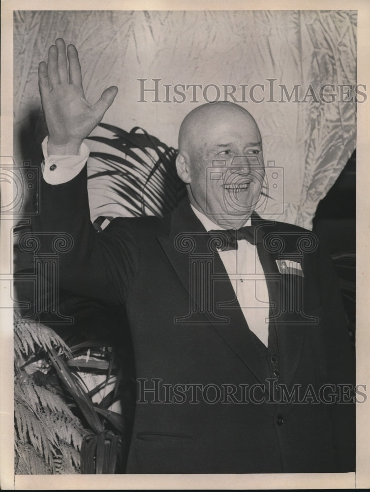 1955 Press Photo Speaker Sam Rayburn spoke at a dinner in his honor - nee31103