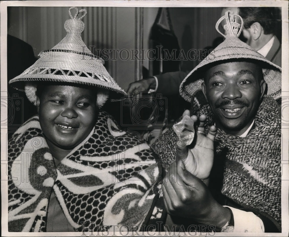1967 Press Photo Petrus Ramaboa and wife,Ernestine,of Lesothoan African Nation